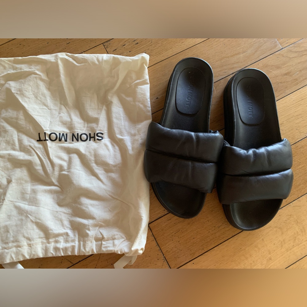 Shon Mott slides eu 40